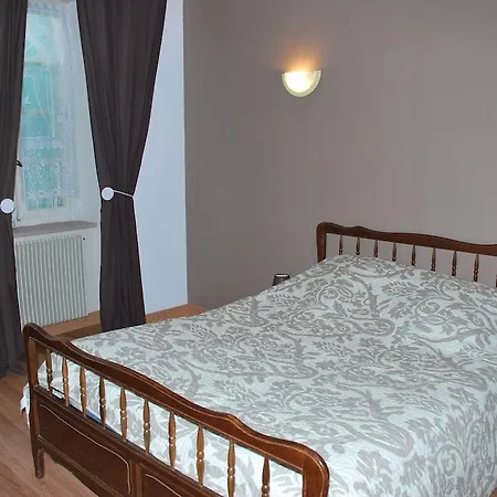 לינה וארוחת בוקר D'hotes Le Clos Ambels 3*